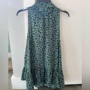 High-neck Blouse from boutique. Size L. Green and black.